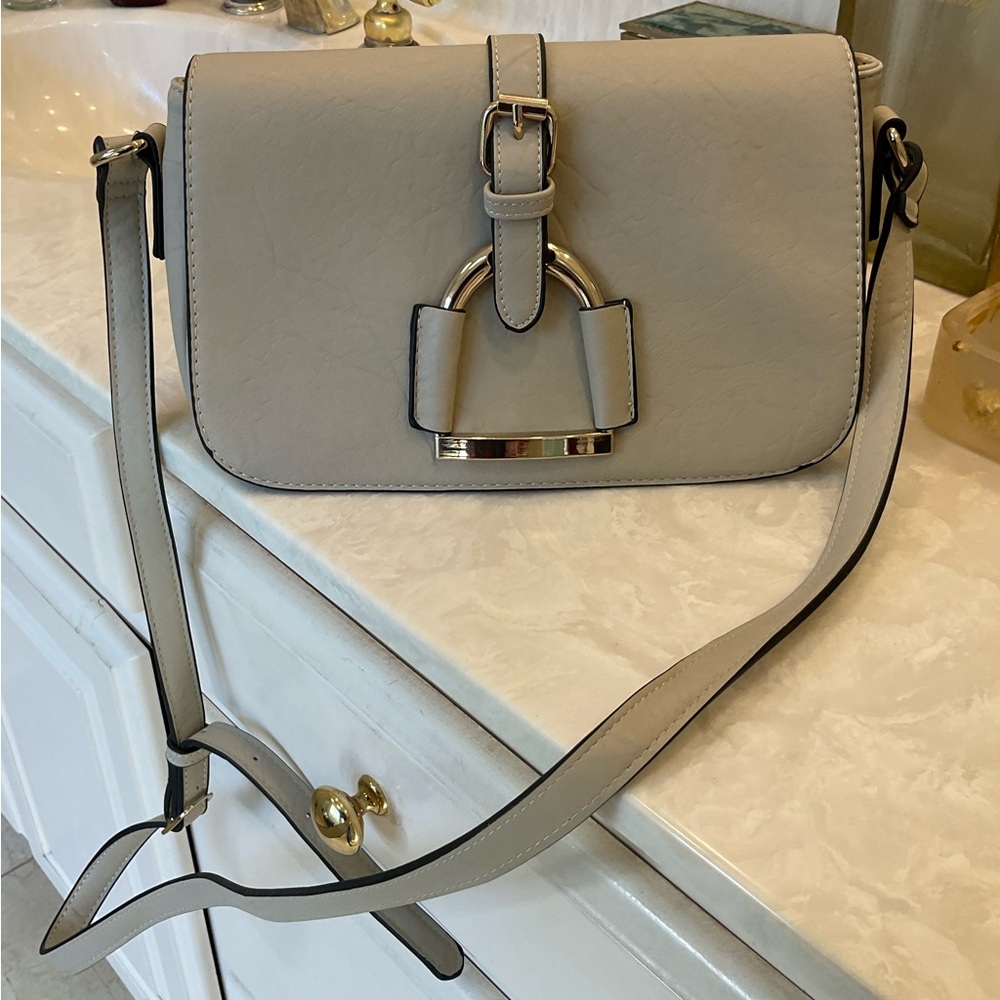 Miztique taupe shoulder-bag with gold horse stirrup detail, NWOT, midsize - Picture 2 of 15